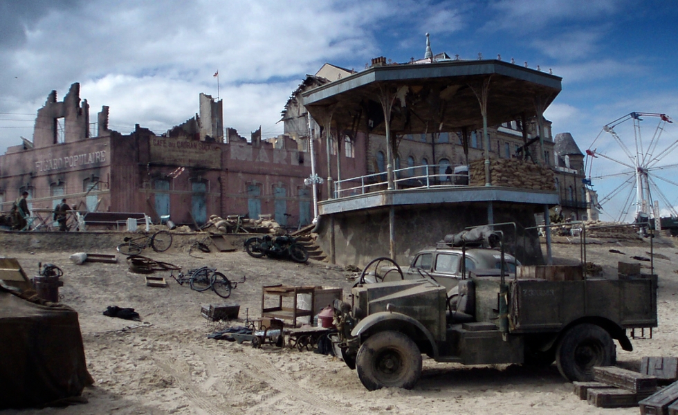 ‘Atonement’ – Film  2007.  Location set: ‘Dunkirk’ – Ageing effects to props and
scenery.