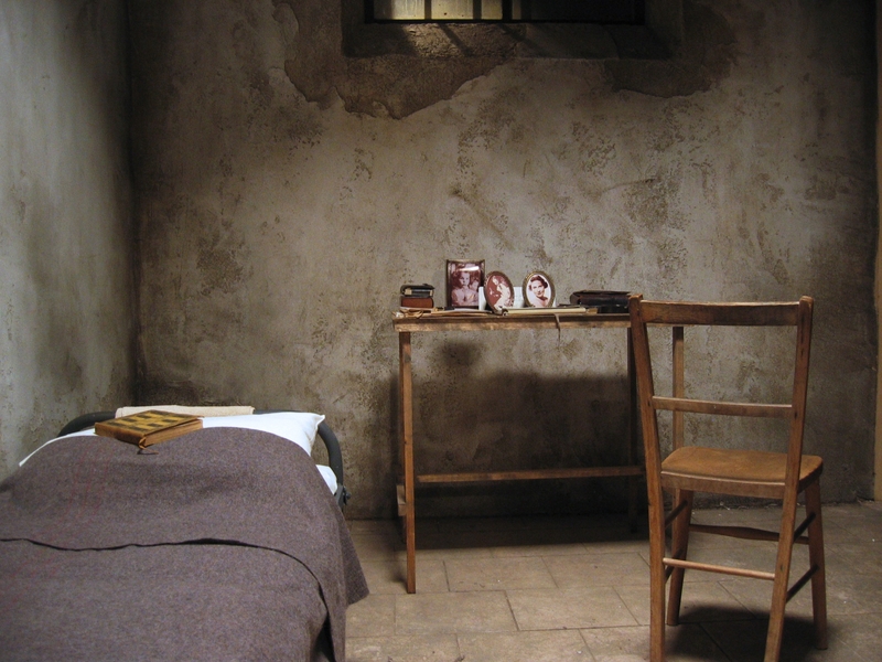 ‘Nuremberg: Goering’s Last Stand’ – Channel 4  2006.  Studio set: Goerring’s
prison cell.